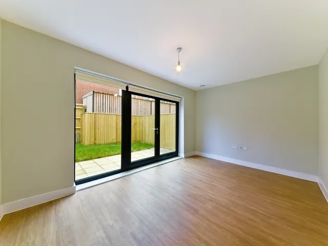 Market Street, Newbu, RG14, photo 2