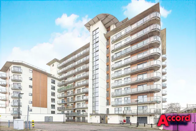 Atlanta Boulevard, Romford, RM1, photo 1