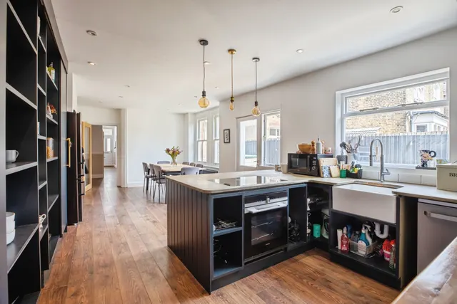 Weir Road, Balham, SW12, photo 2