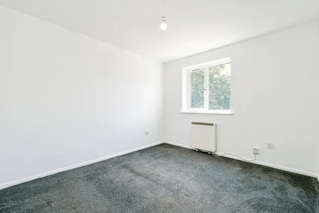 Photo 3 — Latimer Drive, Hornchurch, RM12