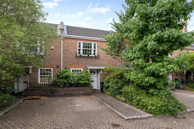 Cedar Terrace, Richmond, TW9, photo 1