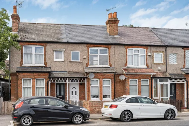 Windmill Road, Sunbury-on-Thames, TW16, photo 1
