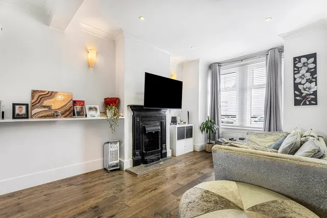 Windmill Road, Sunbury-on-Thames, TW16, photo 2