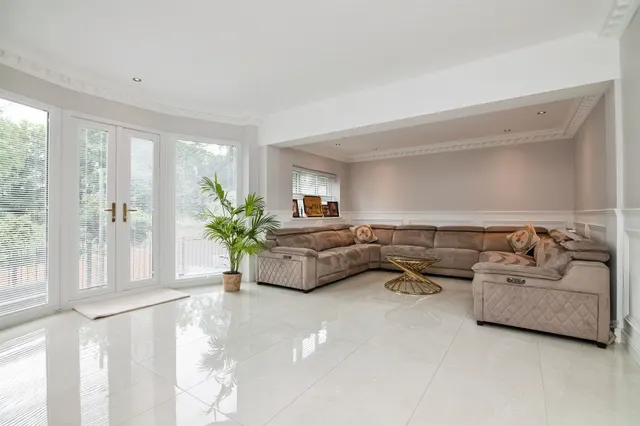 Charlemont Avenue, West Bromwich, B71, photo 3