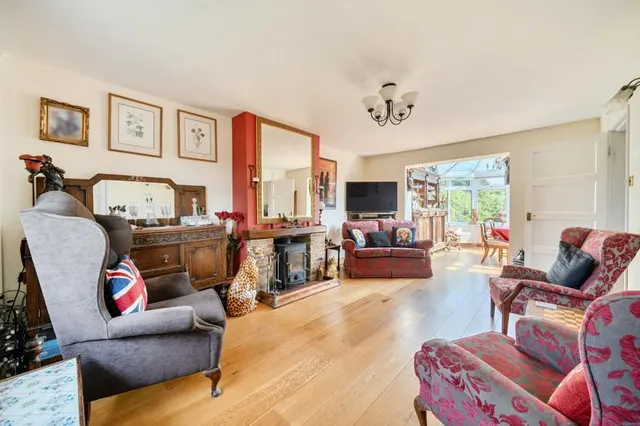 Dukes Close, Shabbington, HP18, photo 2