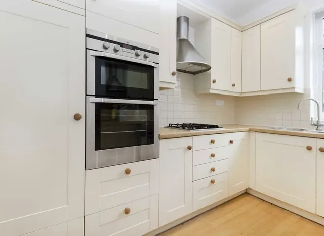 Photo 3 — Ravenswood Court, Kingston Upon Thames, KT2