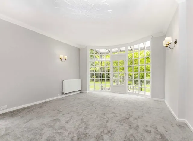 Photo 2 — Ravenswood Court, Kingston Upon Thames, KT2