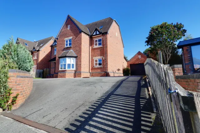 Chamberlain Court, Crewe, photo 1
