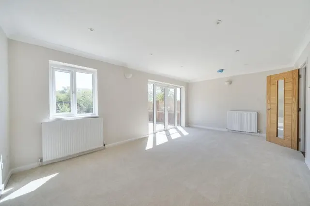 Grendon Road, Edgcott, HP18, photo 3