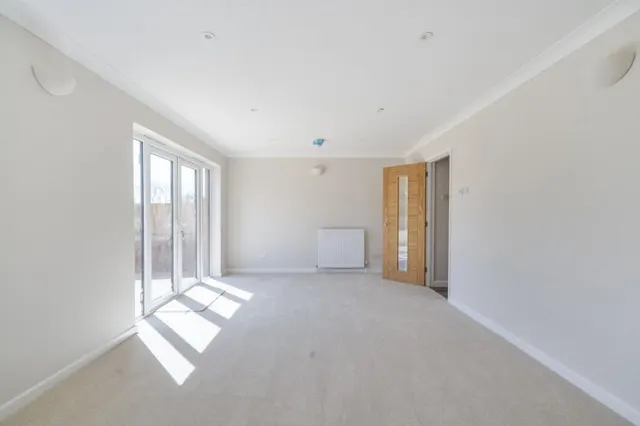 Grendon Road, Edgcott, HP18, photo 2