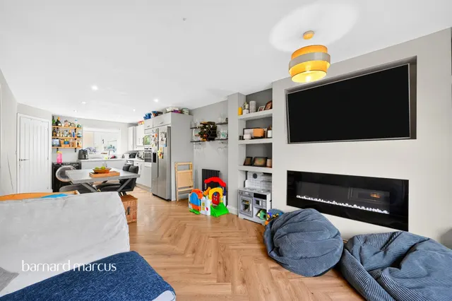 Tala Close, Surbiton, KT6, photo 3