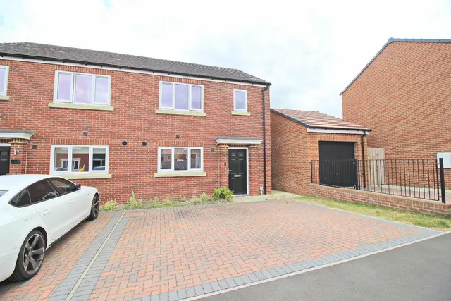 Willington Close, Hetton le Hole, DH5, photo 1