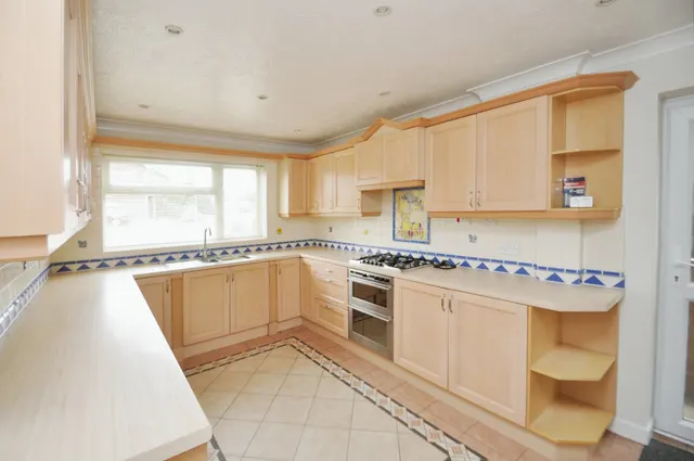 Photo 3 — Mandeville Way, Broomfield, Chelmsford, Essex, CM1 7HN