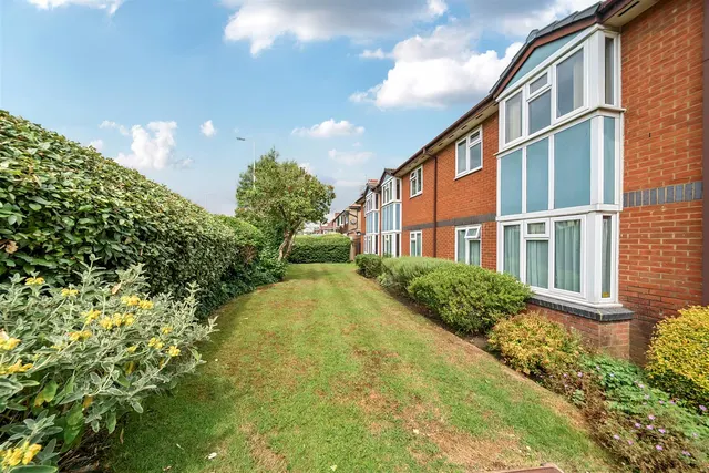 Furzehill Road, Borehamwood, WD6, photo 2