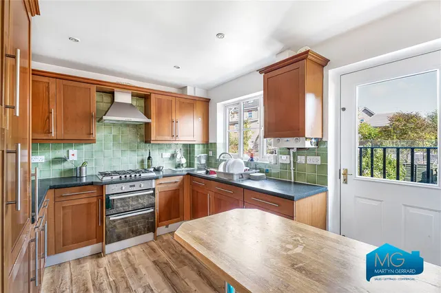 Halton Close, Friern Barnet, N11, photo 2