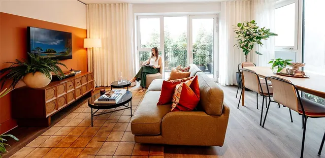 Bow Common Lane, London, E3, photo 2