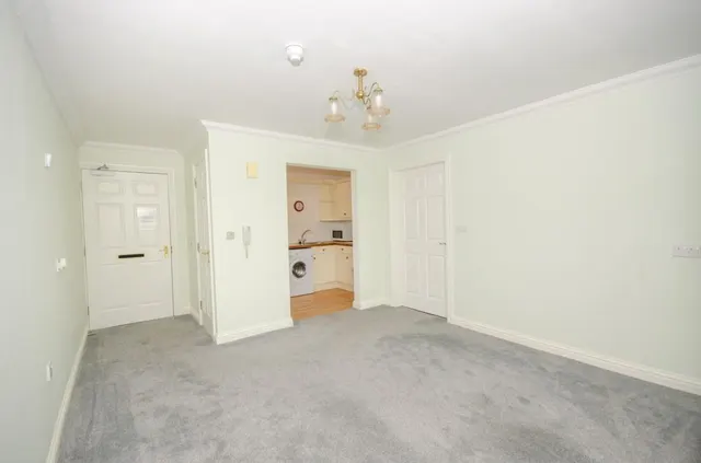 Partridge Drive, Downend, BS16, photo 3