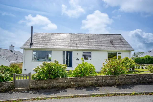 St Tudwals Estate, Mynytho, LL53, photo 3