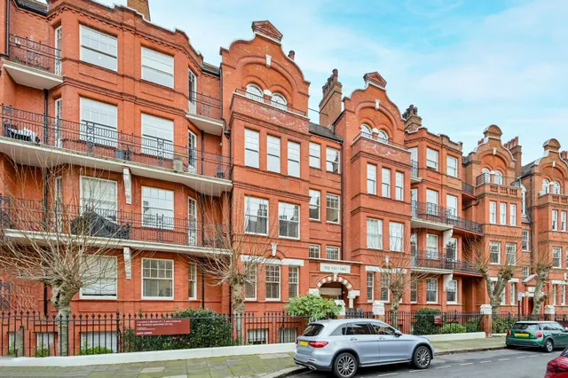 16 Hamlet Gardens, London, photo 1