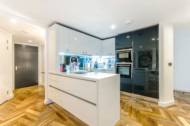 Photo 2 — 119 Eagle Point, City Road, London