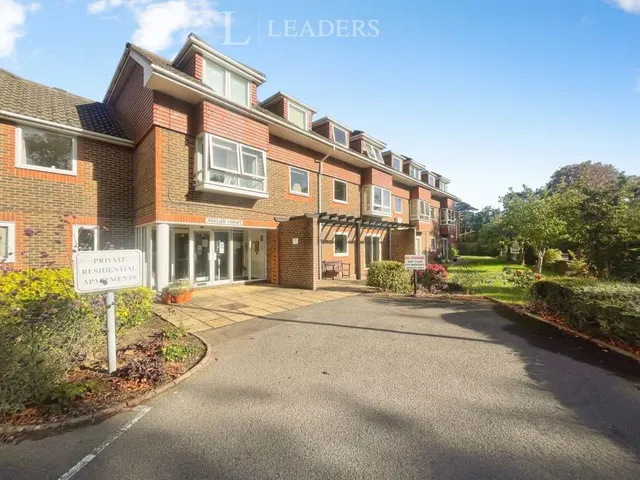 Horndean Road, Emsworth, PO10, photo 1