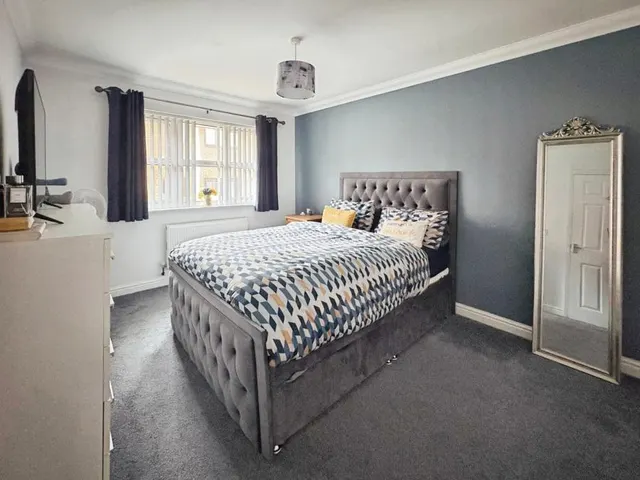 The Meadow, East Cowes, PO32, photo 3