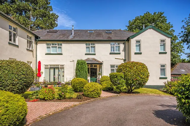 Overfield House, The Green, photo 1