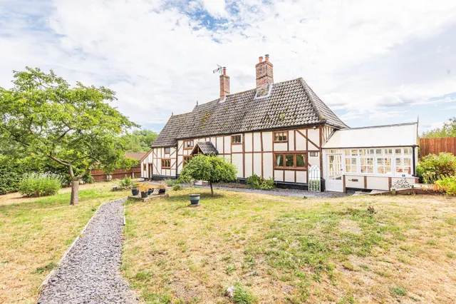 Enchanting Period Cottage in Merton, photo 1