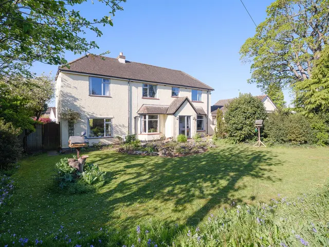 5 bedroom house, Bristol Road, Chippenham