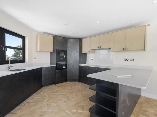 Farm Lane, London, SW6, photo 2