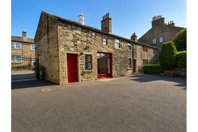 Market Street, Bradford, BD13, photo 2