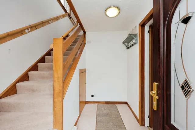 Photo 3 — Cleikimin Crescent, Ballingry, KY5