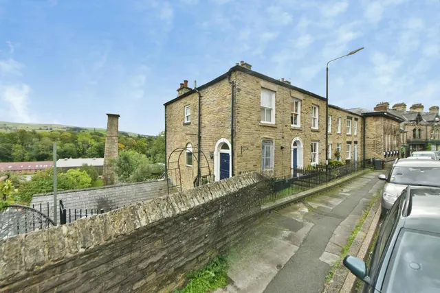 High Street, New Mills, SK22, photo 1