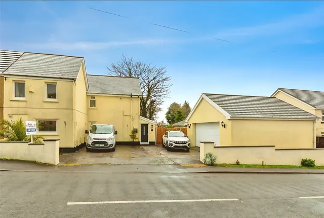 Heol Y Meinciau, Pontyates, SA15, photo 1