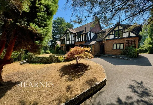 Leven Avenue, BH4, photo 1