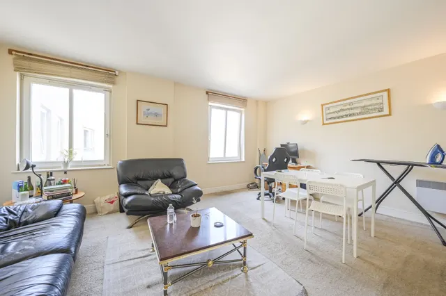 Flat 409 Cornell Building, 1 Coke Street, London, photo 1