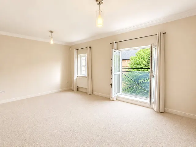 Photo 2 — Sovereign Mews, Barnet, EN4 0JQ