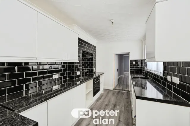 Miers Street, Swansea, SA1, photo 2