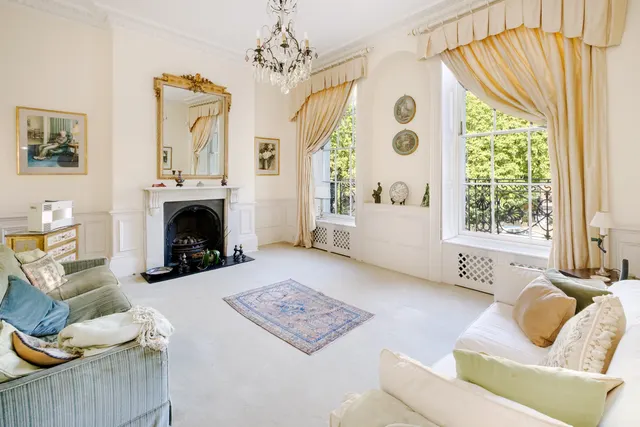 Canonbury Square, London, N1, photo 1