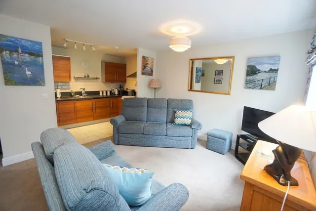 Freer Crescent, Aspen Court, HP13, photo 2