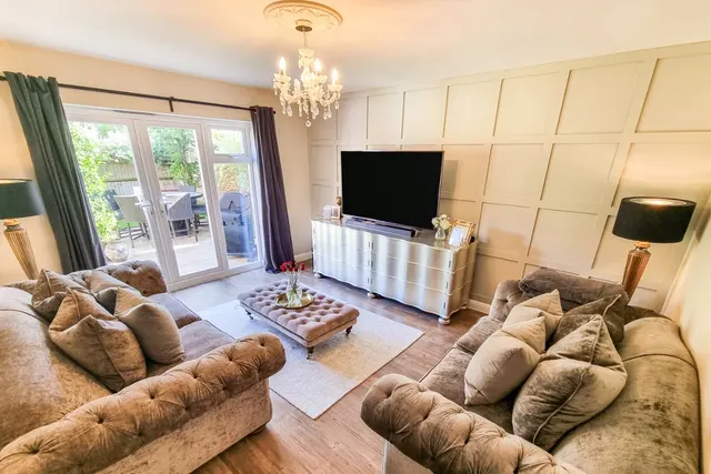 Photo 3 — Yeomans Bridge Crescent, Ash, Guildford, Surrey, GU12 6FQ