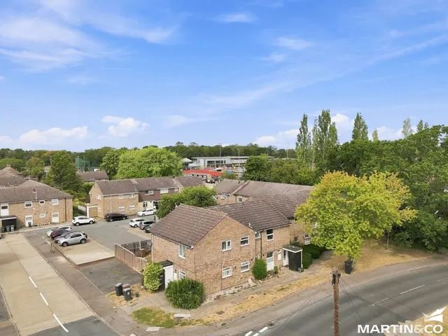 St. Nazaire Road, Chelmsford, Essex, photo 1
