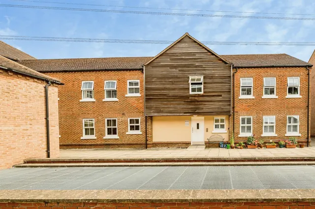 Pine Street, Aylesbury, photo 1