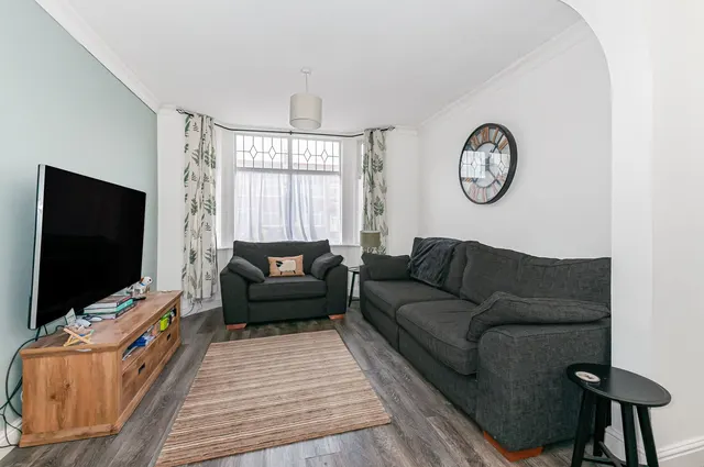 Photo 3 — Welwyn Park Avenue, Hull, East Riding of Yorkshire, HU6 7DH