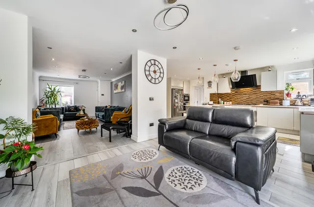 Shildon Close, Camberley, GU15, photo 2