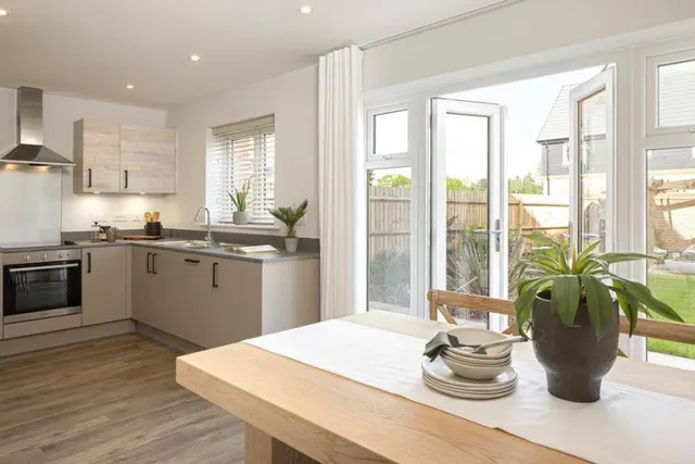 Mindenhurst Road, Deepcut, GU16, photo 1
