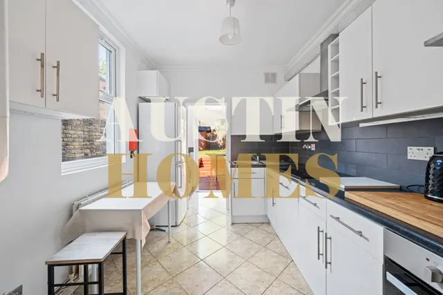 Photo 3 — Antill Road, London, N15