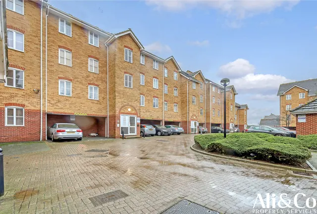 Photo 3 — Timber Court, Grays, Essex, RM17 6PW