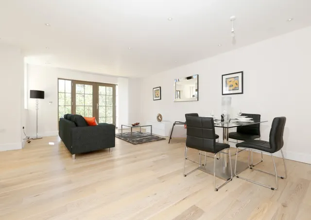 London, NW8, photo 1