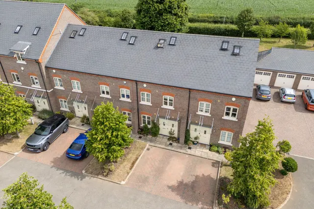 Photo 2 — Dixons Wharf, Wilstone, Tring. HP23